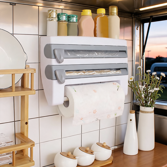 Organizador de rollos montado en la pared de un food trailer